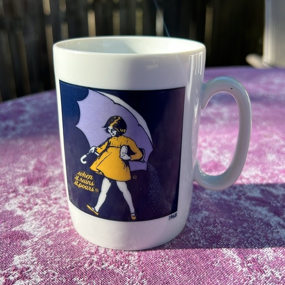 Vintage Morton Salt Mugs 1914 1921 1956 and 1968 - When It Rains It Pours - Picture 5 of 7